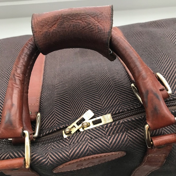The French Company Duffel Bag in Herringbone Pattern with accessories - Picture 7 of 17
